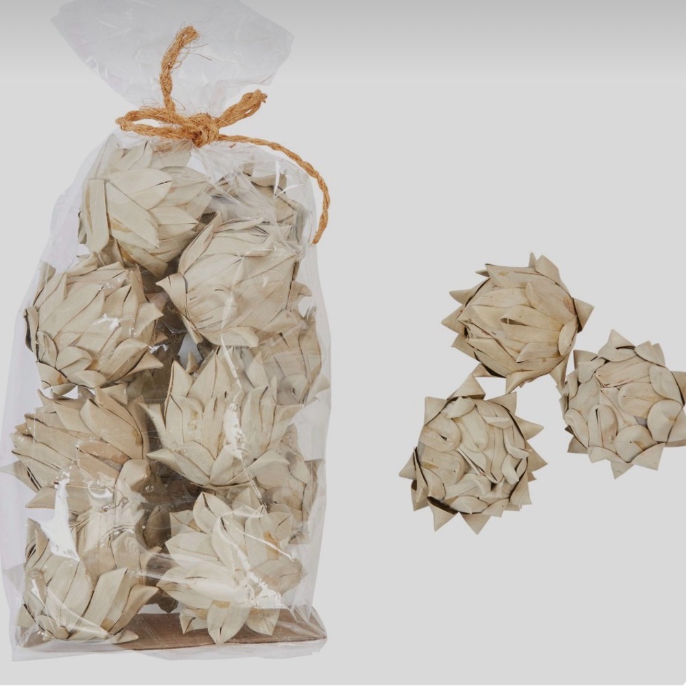 Natural Dried Palm Leaf Artichokes